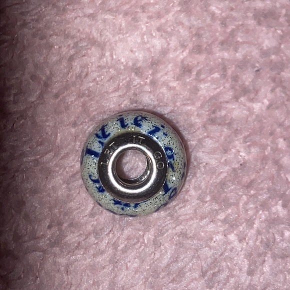 Let it go Retired Disney Charmed Memories charm ❄️ - Picture 3 of 3